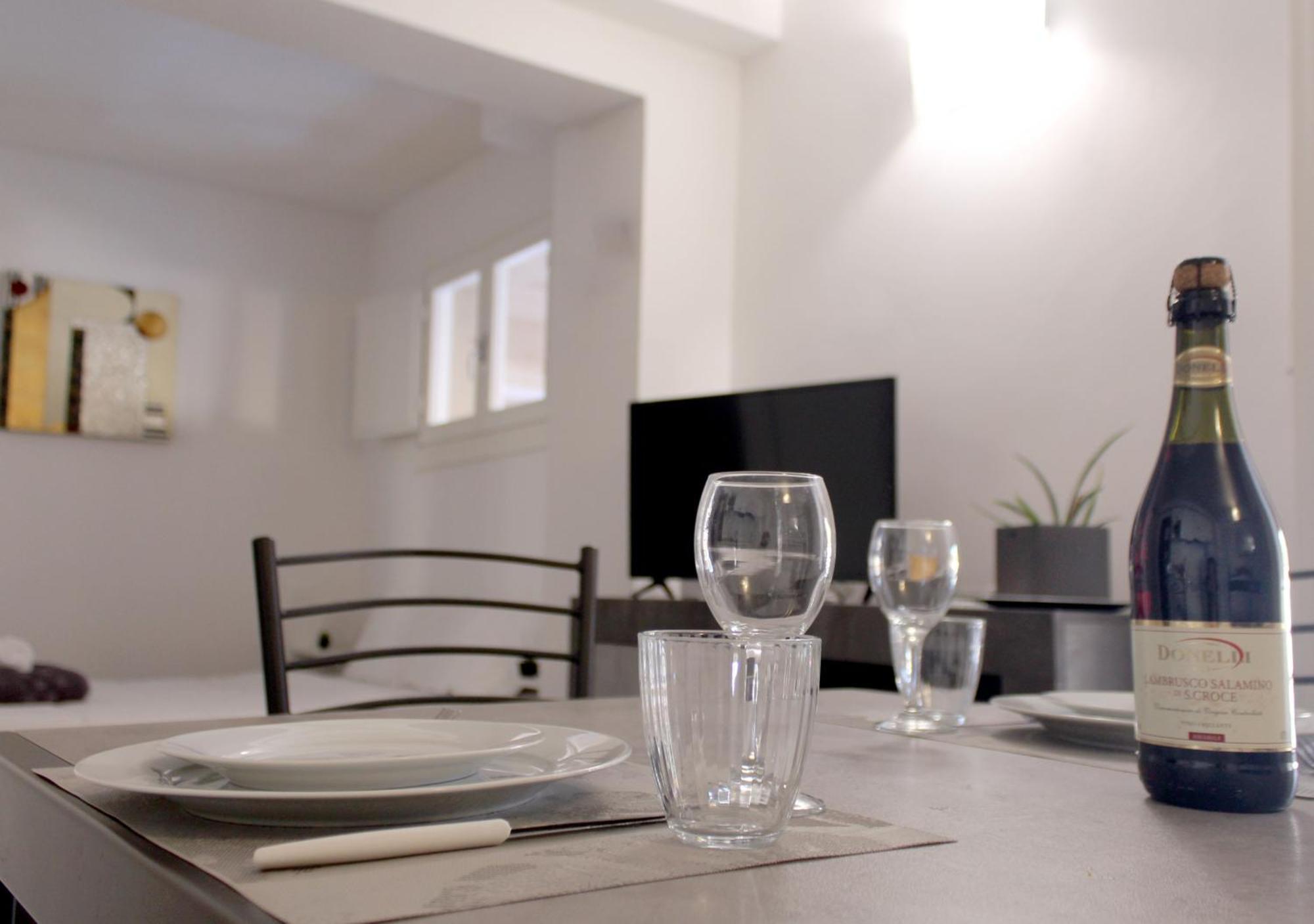 Sky Loft Airport - Modern Apt 1St Floor Daire Bolonya Dış mekan fotoğraf