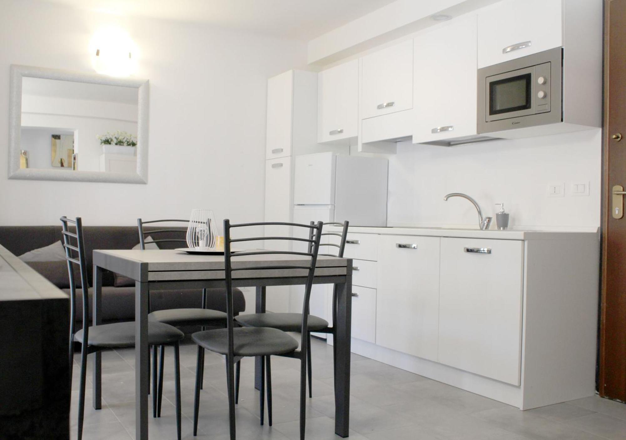 Sky Loft Airport - Modern Apt 1St Floor Daire Bolonya Dış mekan fotoğraf
